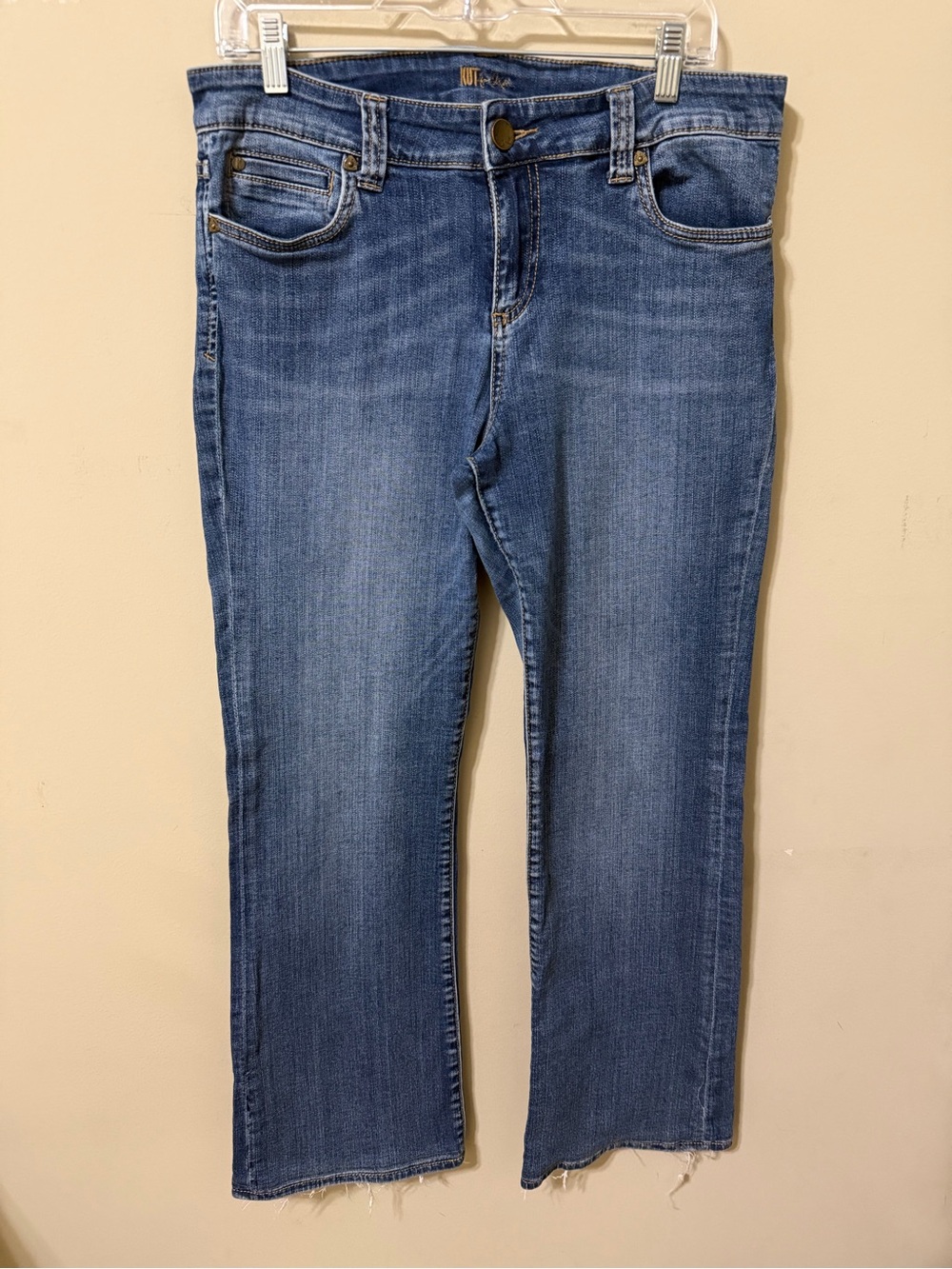 Kut from the Kloth Mid-Blue Catherine mid rise
Straight Jeans 14 euc cotton